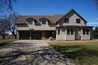 102 Oliver Ave N, Center, ND 58530
