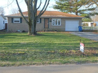 815 W 9th St, Jonesboro, IN 46938