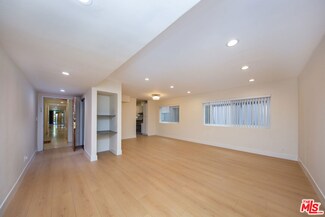 406 N Palm Dr, Beverly Hills, CA 90210