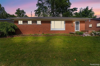 32531 Greenbriar Ave, Warren, MI 48092