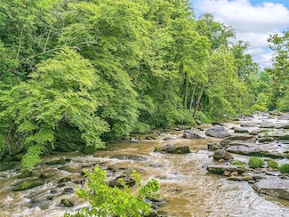 000 Riverside Dr, Hendersonville, NC 28792