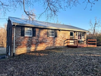 5510 Driftwood Dr, High Point, NC 27263