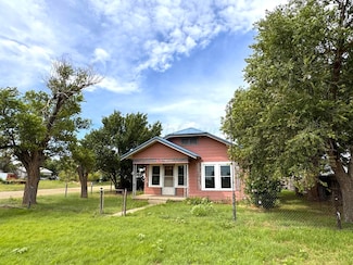 808 S Cornell Ave, Fritch, TX 79036