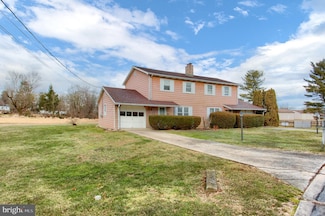 923 Spring Cir, Mechanicsburg, PA 17055