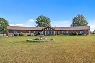 1780 Morris Rd, Mountain Grove, MO 65711