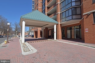 1001 N Randolph St Unit 215, Arlington, VA 22201