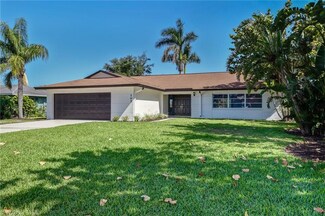 105 Warwick Hills Dr, Naples, FL 34113