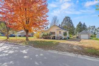 303 Lorrain St, Milroy, MN 56263