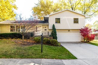 5221 Greenbriar Ln, Madison, WI 53714