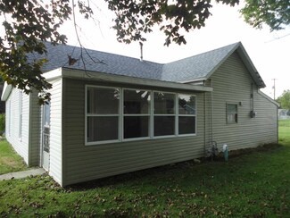 6812 Monroe St, Stockwell, IN 47983