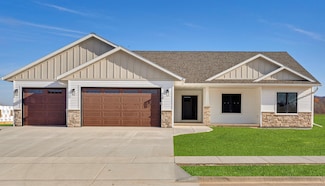 845 Crockett Dr, Holmen, WI 54636