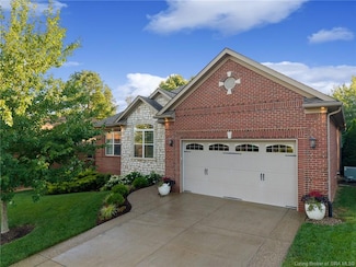 11565 Forest Hill Cir, Sellersburg, IN 47172