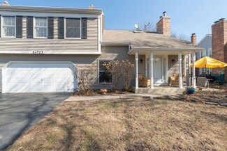 2S723 Timber Dr Unit 18C, Warrenville, IL 60555