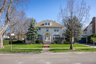 7203 Ingram St, Forest Hills, NY 11375