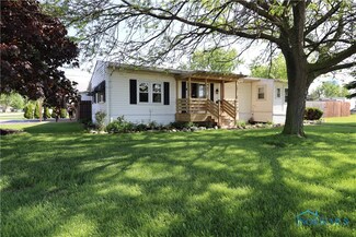 12432 Roachton Rd, Perrysburg, OH 43551