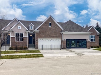 2209 Chase Dr Unit 101, Hartland Township, MI 48855