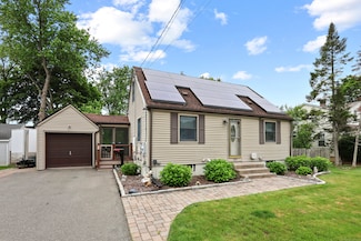 353 Maple Hill Ave, Newington, CT 06111