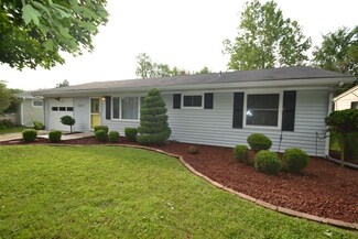 2417 W Sheffield Dr, Muncie, IN 47304
