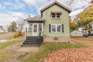 2814 Nesmith Lake Blvd, Akron, OH 44314