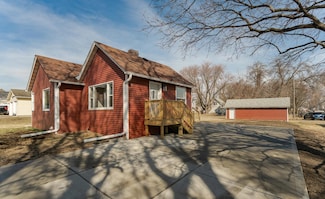 116 Olive St, West Concord, MN 55985