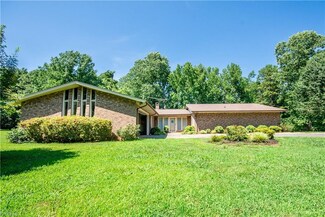 126 W Lackey Farm Rd, Stony Point, NC 28678