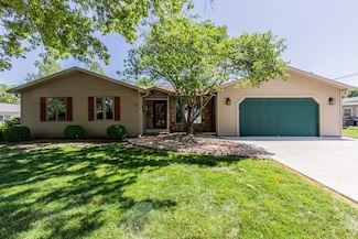 11 N Beech St, Princeton, IL 61356