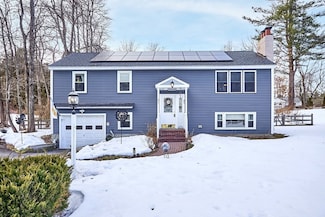 31 Rangeley Rd, Lunenburg, MA 01462