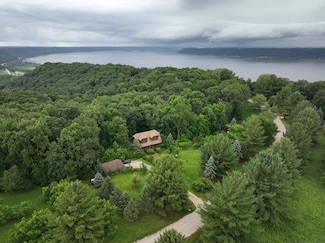 14918 Eagle Ridge Rd, Ferryville, WI 54628