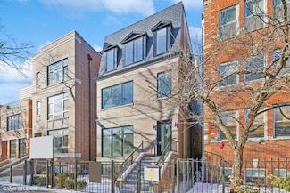 3252 N Racine Ave Unit 1, Chicago, IL 60657