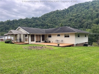 80 Flint Ln, Racine, WV 25165