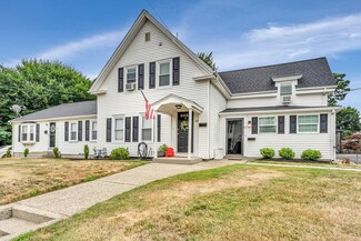 69 Cottage St, Franklin, MA 02038