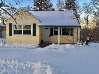 1344 Churchill Rd, Girard, OH 44420