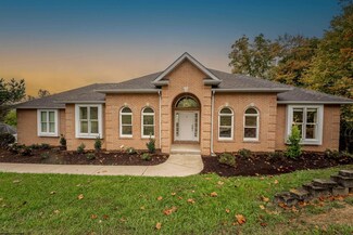 1001 Royal Oaks Dr, Morgantown, WV 26508