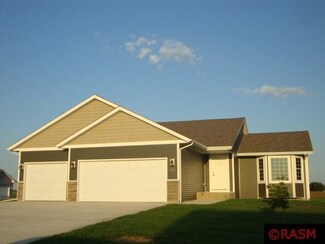 133 Chase Ave, Nicollet, MN 56074