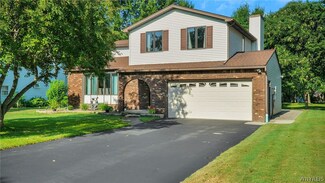 11 Rollingwood Dr, Lancaster, NY 14086