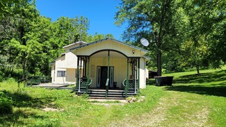 684 Fairmont Dr, Mountain Grove, MO 65711