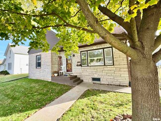 2311 N 9th St, Clinton, IA 52732