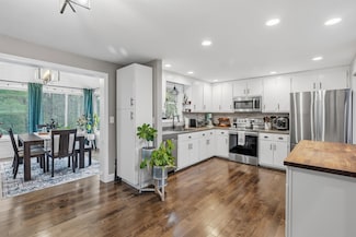 19 David Dr, Hudson, NH 03051