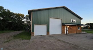 37504 S Eagle Lake Rd, Battle Lake, MN 56515