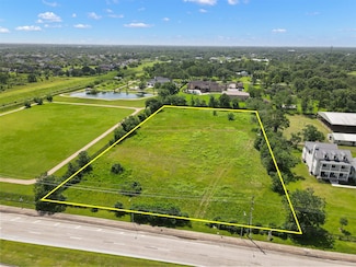 3521 Dixie Farm Rd, Brookside Vl, TX 77581