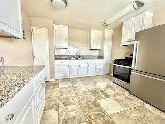 851 W Crestwood Ave Unit C, San Pedro, CA 90731