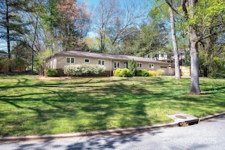 10 Woodcrest Rd, Asheville, NC 28804