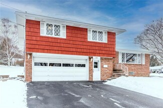 100 Copleigh Dr, Syracuse, NY 13209