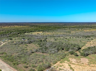 000 County Road 456, Waelder, TX 78959
