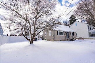 220 E Union St, Whitehall, PA 18052