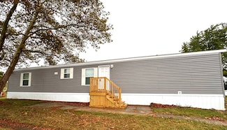 10 Thorn Locust Ln, London, OH 43140