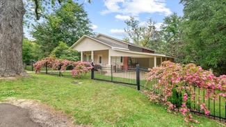 801 Dogwood Ave, Richton, MS 39476