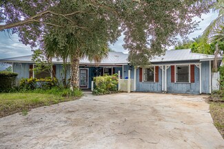 2504 SW Horseshoe Trail, Palm City, FL 34990