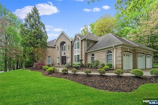 54 Mohawk Ave, Norwood, NJ 07648
