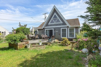 897 Commercial St, Provincetown, MA 02657